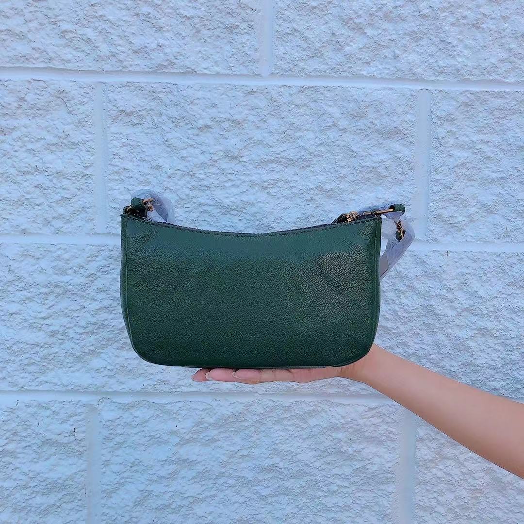Fossil SHB3020298 Skylar Mini Baguette In Green Fossil SHB3020298 Skylar Mini Baguette In Green